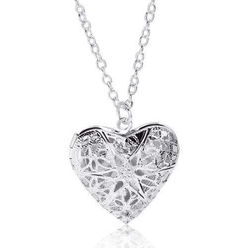 Fashion Peach Heart Hollow Carved Opening Necklace Heart Shaped Box Pendant Clavicle Chain Necklace For Women Accessories Gift