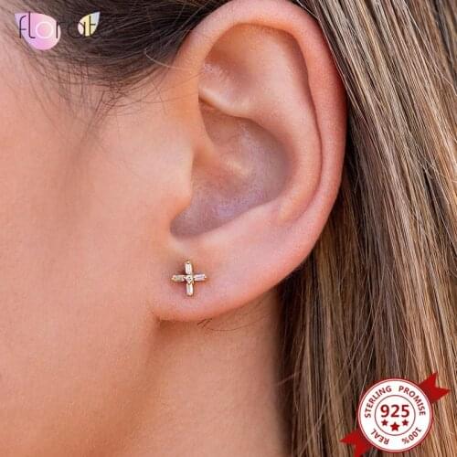 925 Sterling Silver Ear Needle Tiny Flower Stud Earrings for Women Simple Exquisite Crystal Earrings Fashion Wedding Jewelry