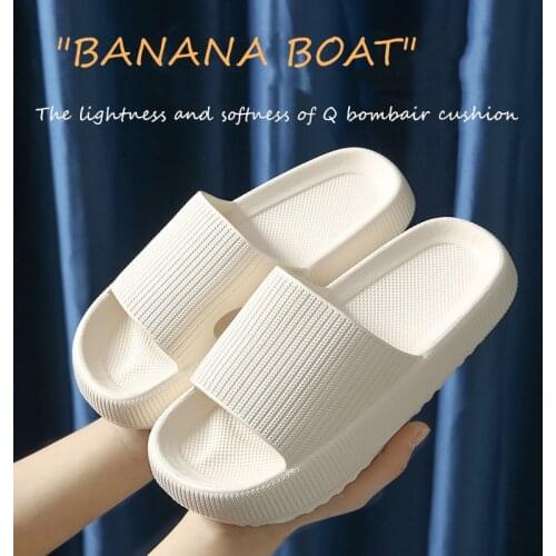 The New Thicker Comfortable Slippers For MenAnd Women Home BathroomBath CoupleThick Bottom Home Sandals And Slippers Summer Wear