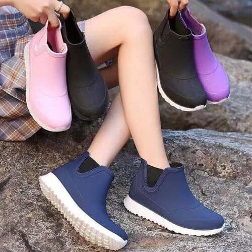 Winter fashion outdoor wear adult rain shoes women waterproof shoes short barrel plus velvet anti-slip kitchen rain boots 35-40