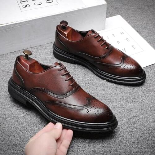 New Vintage British Casual Men Shoes Formal Dress Leather Loafers Business Wedding Trend Bridegroom Brogue Shoes Designer