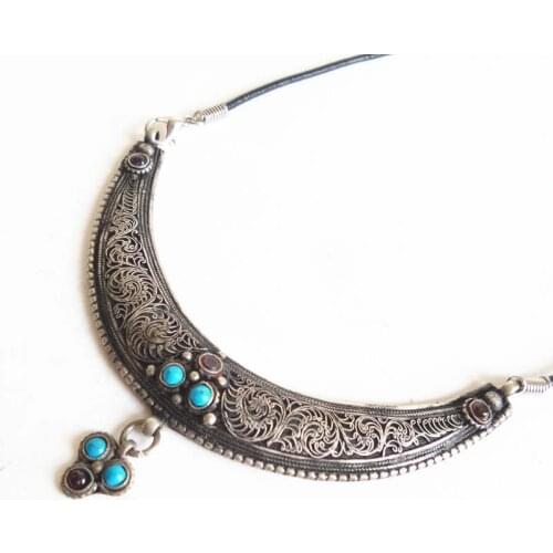 Tibetan Pendants Nepal Indian Vintage Moon Pendants Tibetan Hand Jewelry Old Silver Color TBP166