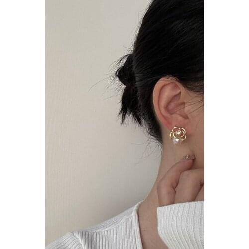 S925 Camellia Pearl Retro Romantic Stud Earrings Fashion Classic Personality Temperament Wild Earring Trend