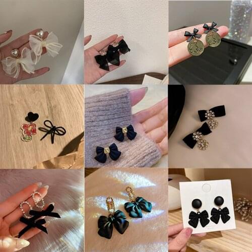 Short Bow-Knot Stud Earrings White Leather Flower Dangler Belt Rhinestone Popular Black Ear Studs Women Girl Gifts For Friends