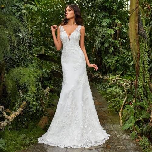 Plus Size Lace Tulle Wedding Dress 2021 Charming V-neck Sleeveless Applique Mermaid Bridal Gowns with Sequin