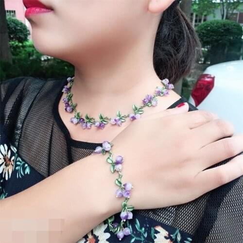 YDGY style wholesale new plant flower paint green lady necklace series simple natural stone material of cranberry
