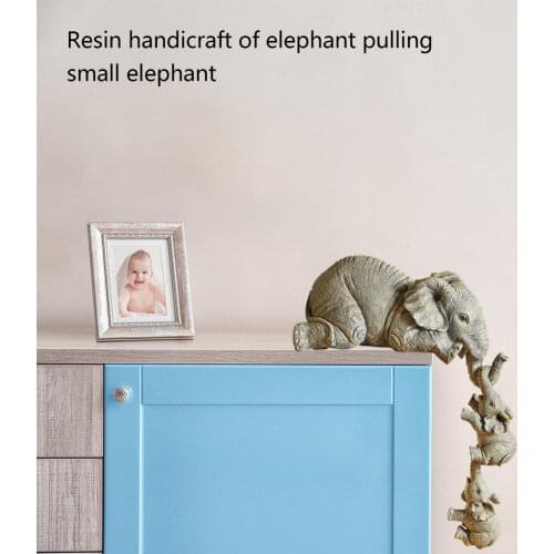 Elephant resin ornaments three-piece decorations, 3 elephant mothers and two babies hanging on the edge of craft statues