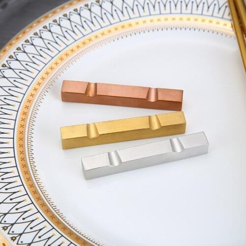 1 Pc Chinese Chopstick Rest Stainless Steel Chopstick Rest Family Expenses Practical Kitchen Utensil Art Metal Chopstick Rest