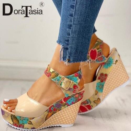 DORATASIA New INS Hot Ladies Print Wedges High Heels Sandals Fashion Casual Party Platform Summer Sandals Women 2021 Shoes Woman