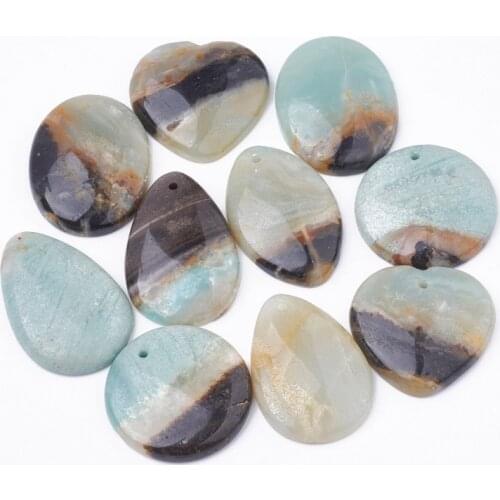 5pcs Natural Labradorite Pendants Dyed Fashion Pendant DIY Decoration Accessories for women Crafts 35~65x31~48x5~6mm, Hole: 3mm