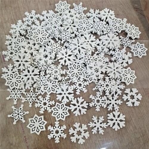50PCS Christmas Wooden Snowflake Unfinished Wooden Cutouts Hollowed Snowflakes Embellishments Christmas Tree Hanging Ornaments