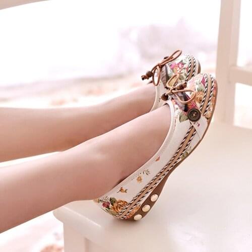 High Quality Round Toe Flat Shoes Cute Sen Women Shoes National Wind Shallow Mouth Floral Flower Comfortable Soft Bottom Shoes