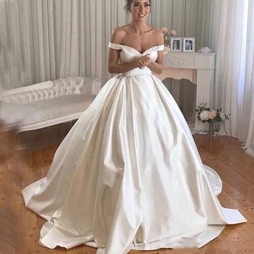 Simple A-line Off White Wedding Dresses 2021 Off Shoulder Satin Bridal Wedding Gowns Back Buttons Chapel Train Vestido de Noiva
