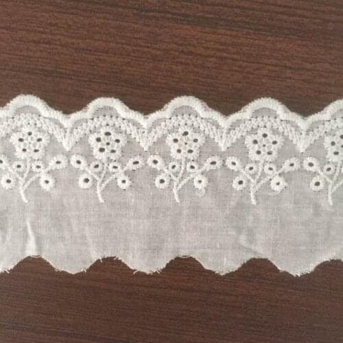 10Yd/lot 5.5cm wide Wholesale price black white beige wavy edge flowers cotton embroidery lace diy clothing curtain lace AC220