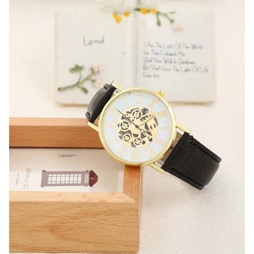 2021 Ultra-thin Fine Fashion Watch Burst Roman Pattern Hollow Couple Mens and Women Quartz Non-mechanical Bulk Items Wholesale