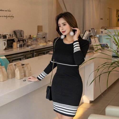 Korean version of slim 2020 autumn and winter wear new round neck long sleeve knitted striped dress female bag hip casual