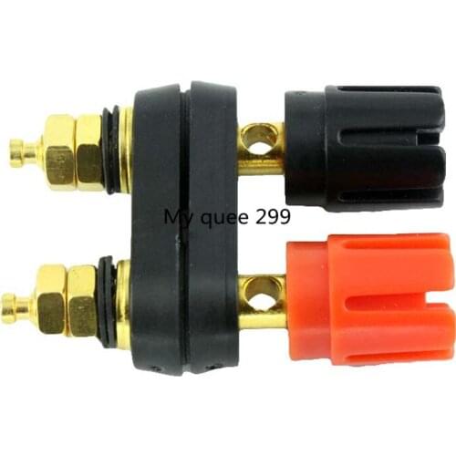 The speaker amplifier is equipped with two red and black connected terminals with gold-plated wiring terminals and a banana plug