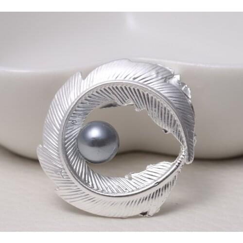 Simple And Fashionable Romantic Brooch Leaves Round Pearl Brooch Womens Accessories Party Dress Accessories Brooch Gift Jewelry