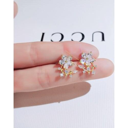 2021 New Arrival Fashion Jewelry Elegant Crystal Flower Stud Earrings for Women Gift Earrings
