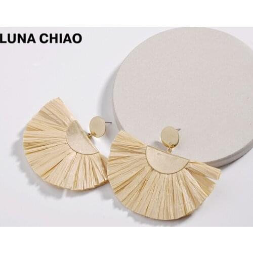 LUNA CHIAO 2018 Trendy Popular Raffia Grass Tassel Fringed Fan Shape Statement Earrings for Women