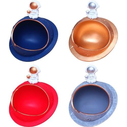 Creative Desktop Astronaut Ashtray Cute Cartoon Simple Design Decorative Ashtray