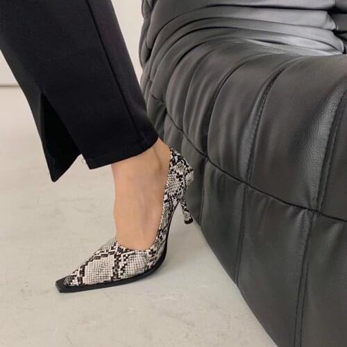 Sexy Women Pumps Pointed Toe Snake Printed Thin High Heels Fashion Ladies Pumps Office Shoes Woman Elegant Dress Pumps Size 39