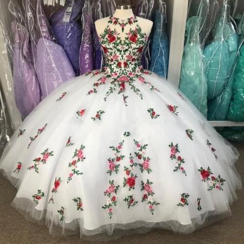 Vestidos de 15 años 2019 New Floral Quinceanera Dress Halter Neck Lace Up Back vestido debutante Lace Appliques Sleeveless