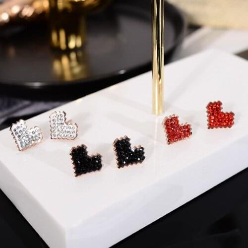 YUN RUO 2018 New Arrival Fashion Red Heart Stud Earring Chic Rose Gold Color Woman Gift Titanium Steel Fine Jewelry Never Fade