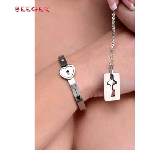 BEEGER women Cuffed Locking Bracelet and Key Necklace,Hand Wrist Erotic Positioning Bandage cuffs Bracelets With Lock Chain