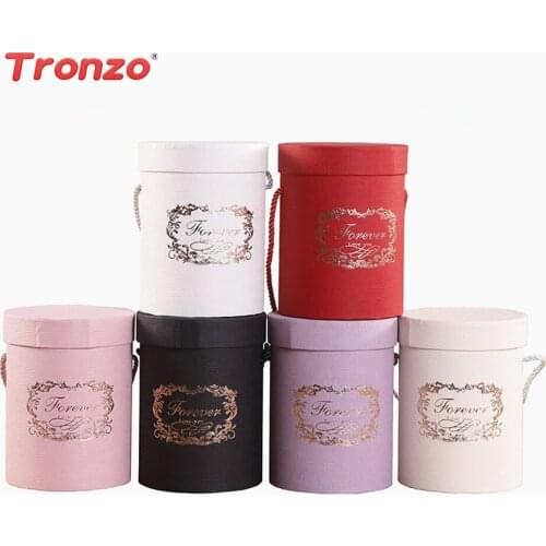 Tronzo Flower Boxes Portable Round Flower Bucket Gift Box Dried Flower Candy Bar Party Wedding gift Storage Boxes Party Supplies