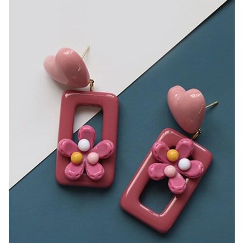 Sweet Flower Heart Stud Clip Earrings for Women Retro Cute Handmade Resin Unique Design Korean Fashion Dating Jewelry 2021 Trend
