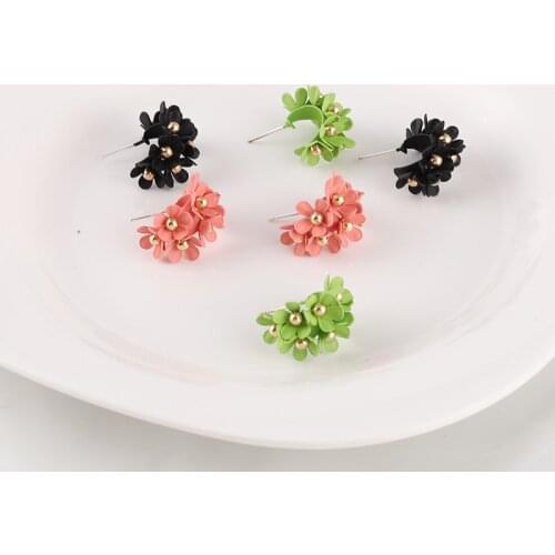Red flower earring design sense petal ear flower 2020 new temperament super fairy earring female autumn and winter wild Korean