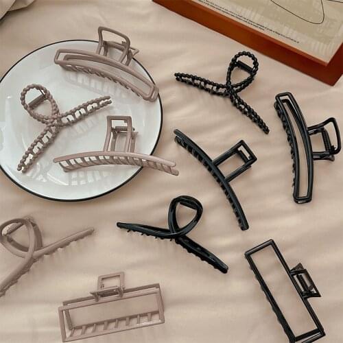 New Design Metal Hair Claw Clips Fashion Barrettes Ponytail Clip Women Bath Hair Clips Geometric Hairpins Girls Hair Accessories