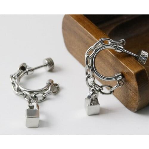 1pc Korean Cold Wind Chain SQUARE PENDANT EARRINGS Hip Hop Style Stainless Steel Mens and Womens Fashion Earrings Jewelry