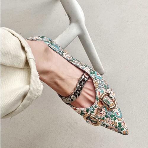 Korean Famous Brand Pointed Toe Shallow Single Shoes Women Superstar Metal Decoration Flats Shoes Women Creepers