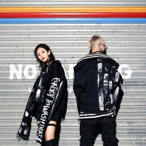 Loose graffiti hand-painted wash destruction big pin couple denim jacket jacket Y872