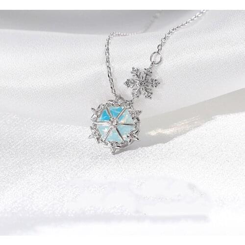 Fashion Womens S925 Silver Platinum Plated Fantasy Snowflake Gradient Pendant Temperament Necklaces XL268
