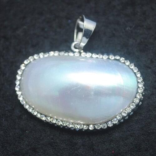 White shell pendants oval shape with rhinestone around women pendants size 40x25mm top selling items good items for your