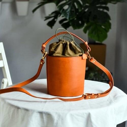 Retro womens genuine leather stereotypes bucket bag head layer cowhide personality one-shoulder bag casual messenger bag