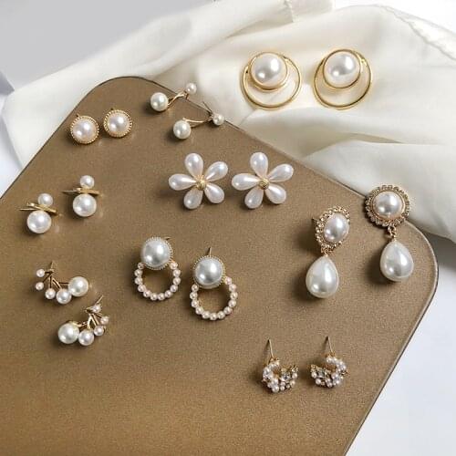 Bilandi Stud Earrings