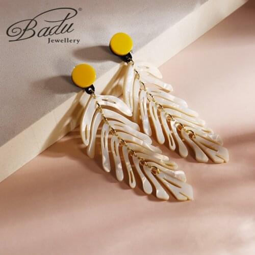 Badu White Acrylic Splicing Leaf Long Drop Earrings for Women Statement Trendy Boho Jewelry