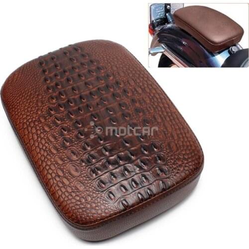 1xBrown Pillion Pad Suction Cup Solo Crocodile Leather Style Rear Seat for Harley Sportster Softail Slim FLS Touring XL 883 1200