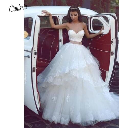 Vintage Sleeveless Sashes Tiered Skirt Dubai Saudi Arabic Ball Gown Wedding Dress Sweetheart Appliques Lace Bridal Gowns