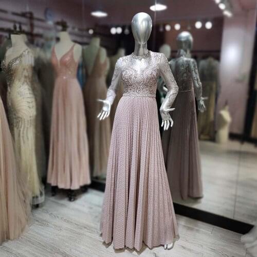 Robes De Soirée 2021 Dusty Pink Long Sleeve Rhinestones Evening Dresses O Neck Pleated Beaded Formal Party Women Gown