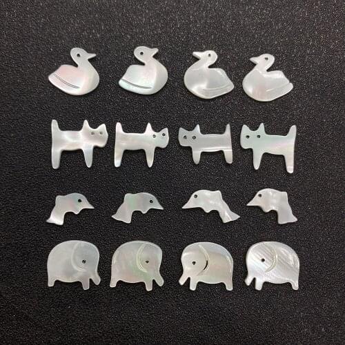 5pcs Natural Shell Animal Shape Beads White Suitable for Handmade DIY Pendant Necklace Bracelet Making Crafts Making Accessories
