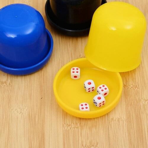 KTV Hotel Entertainment Products Manual dice cup with 5 dice Non-toxic and tasteless PP round color Manual dice cup