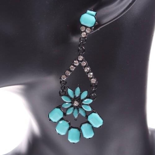 New Sexy Party Leaf Flower Earrings for Women Glass Crystal Rhinestone Statement Chandelier Women Drop Hanging Earrings Design