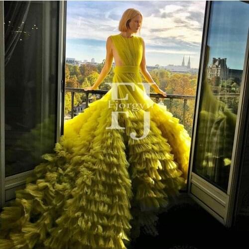 Extra Puffy Tulle Quinceanera Dresses Women Sleeveless Ruffles Pleated Fluffy Party Dress Evening Gowns for Women Sweet 16 Party