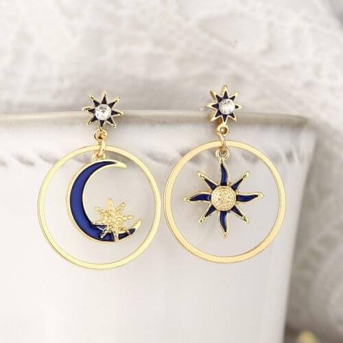 Sun Moon Star Dangle Earring Asymmetric Star Drop Earrings for Women Round Big Circle Hollow Out Earings Fashion Jewelry Gifts