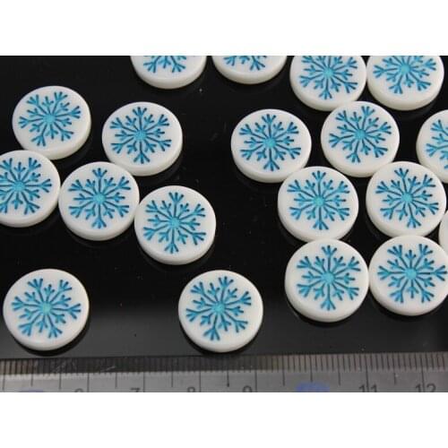 250 pcs Handmade resin Cabochons Flat Back Snow Snowflake Winter 16mm Art Charm Picture Charm laquered snow flakes